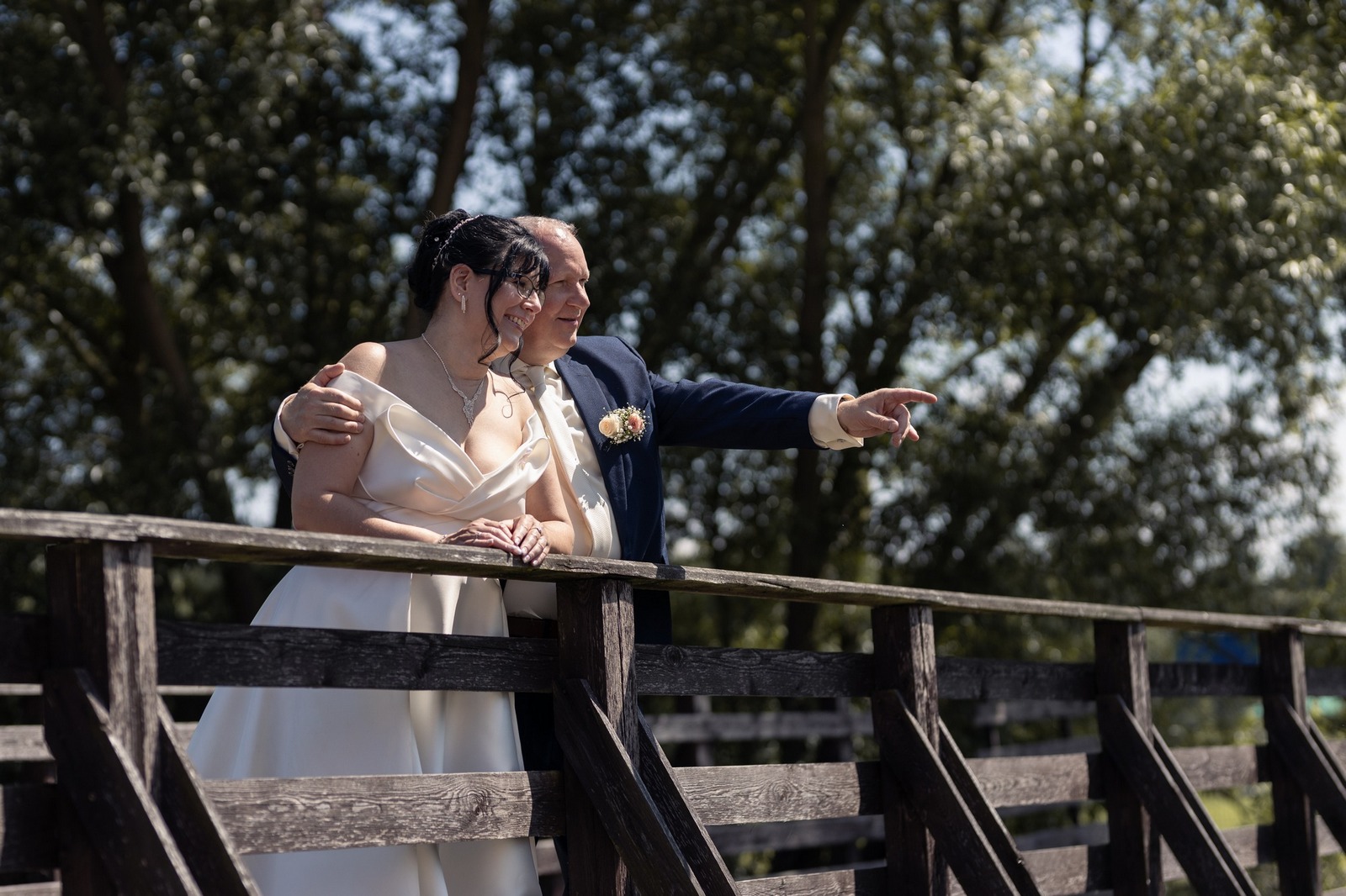 Svatba Hostinec u Vrbů ve Stašově, Hořovice ženich a nevěsta na lávce