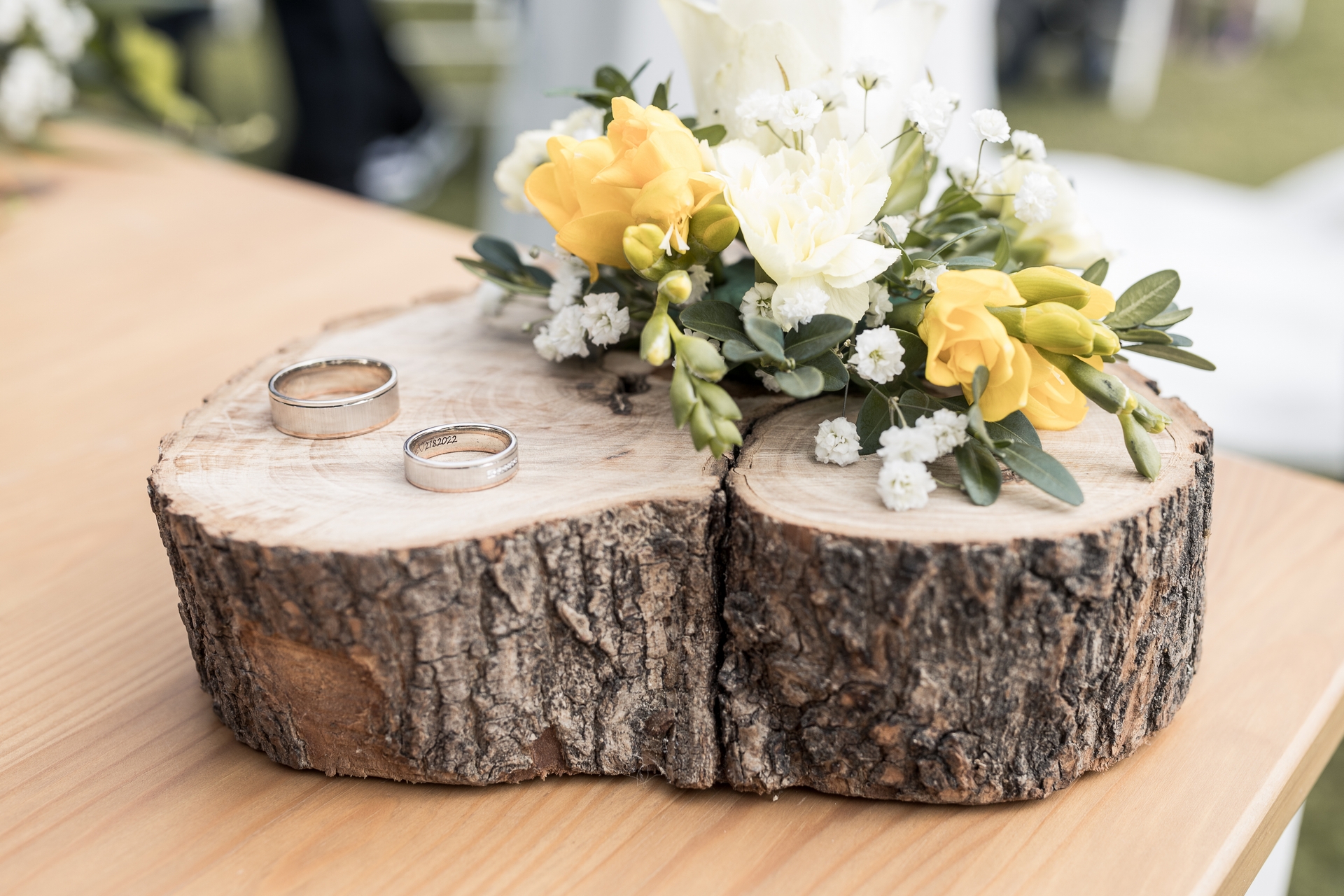 Svatba na Statku ve Svatém Poli - detail snubní prsteny