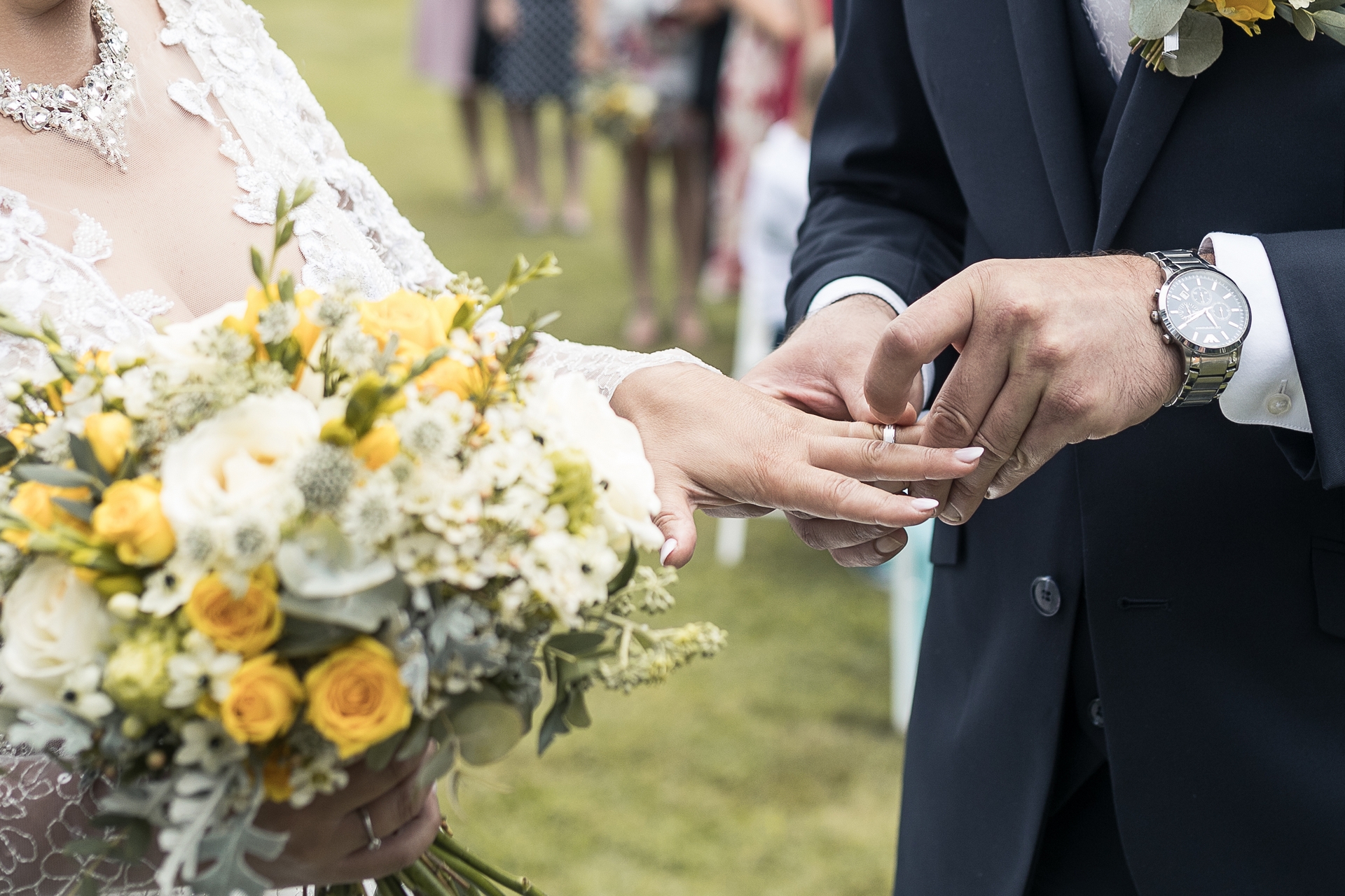 Svatba na Statku ve Svatém Poli - navlékání prstenu